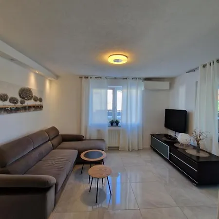 Elegant With A Beautiful Terrace Apartamento