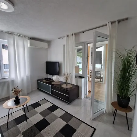 Elegant With A Beautiful Terrace Apartamento