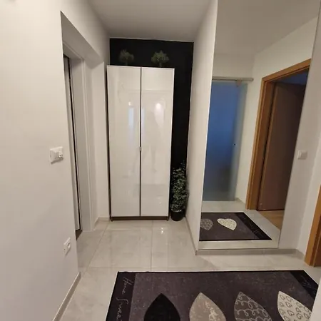 דירה Elegant With A Beautiful Terrace